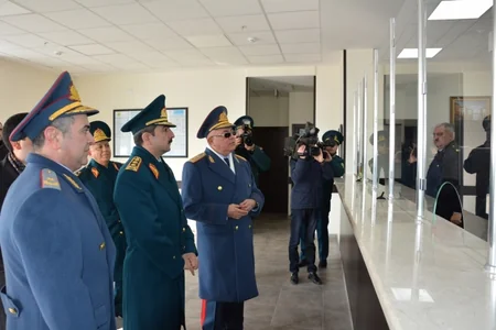 ​Dövlət Sərhəd Xidməti və Gömrük Komitəsinin başçıları yeni Bakı limanında mövcud vəziyyətlə tanış olublar