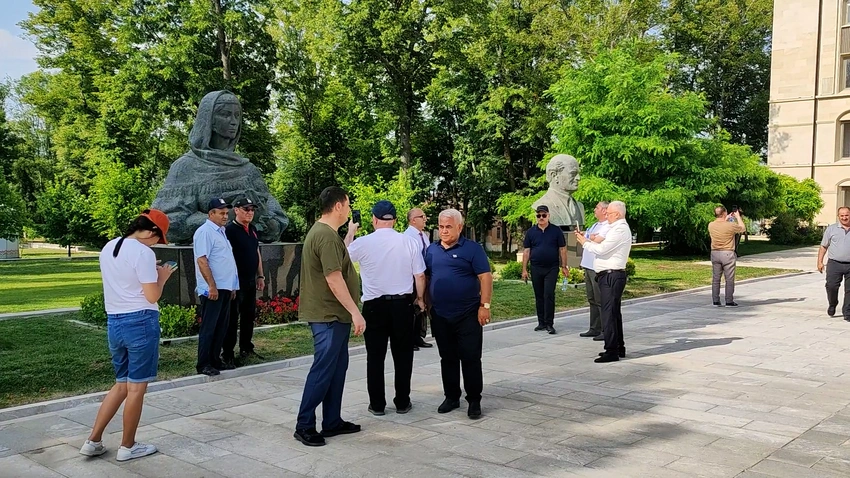Diaspor nümayəndələri Füzuli və Şuşada yenidənqurma işləri ilə tanış olublar
