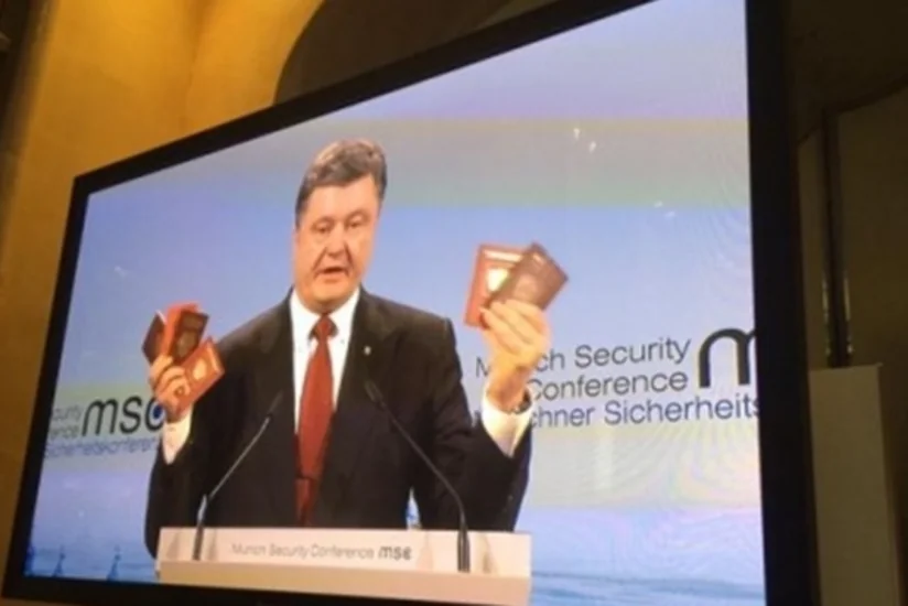СМИ узнали подробности мирного плана Олланда-Меркель