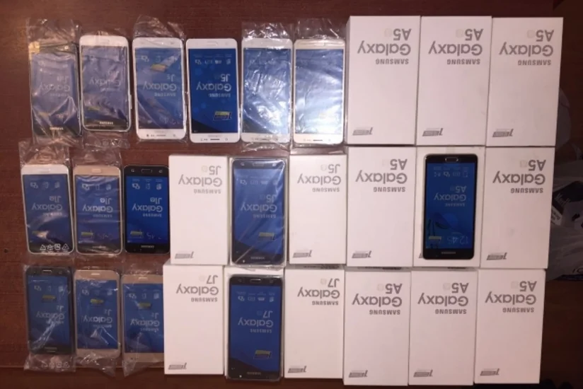 Azərbaycan gömrükçüləri 27 ədəd mobil telefon aşkar ediblər