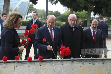 Şimali Kipr Prezidenti Fəxri və Şəhidlər xiyabanlarını ziyarət edib - YENİLƏNİB