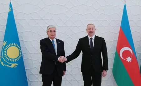 Qazaxıstan Prezidenti Kasım-Jomart Tokayevin rəsmi qarşılanma mərasimi olub - YENİLƏNİB