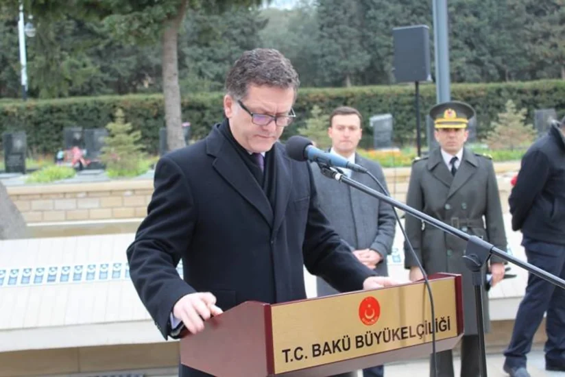 Bakıdakı Türk Şəhidliyində Çanaqqala zəfəri qeyd olunub