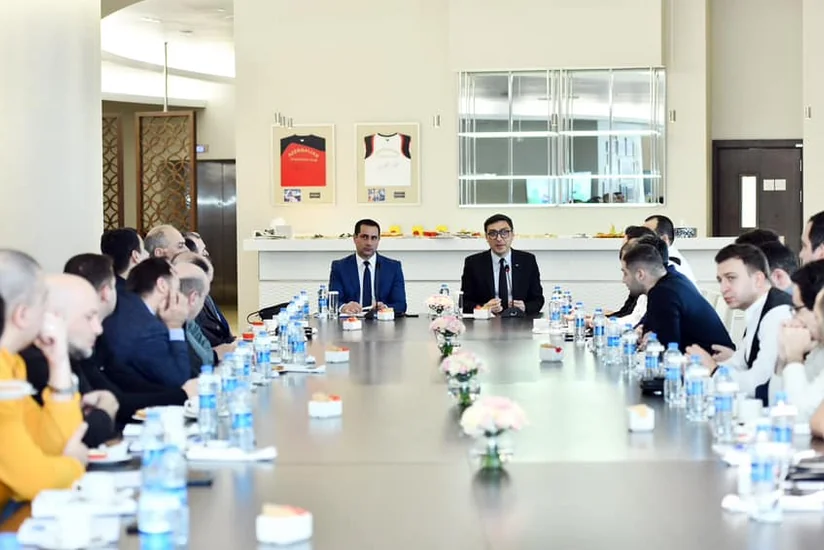 Fərid Qayıbov idman mediasının nümayəndələri ilə görüşüb