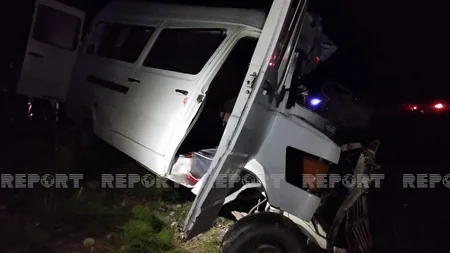 Kürdəmirdə mikroavtobus “KamAZla toqquşub, ölənlər və yaralananlar var