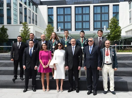 Prezidentin iştirakı ilə İslamiadanın qalib idmançıları, onların məşqçiləri və idman ictimaiyyətinin nümayəndələri ilə görüş keçirilib