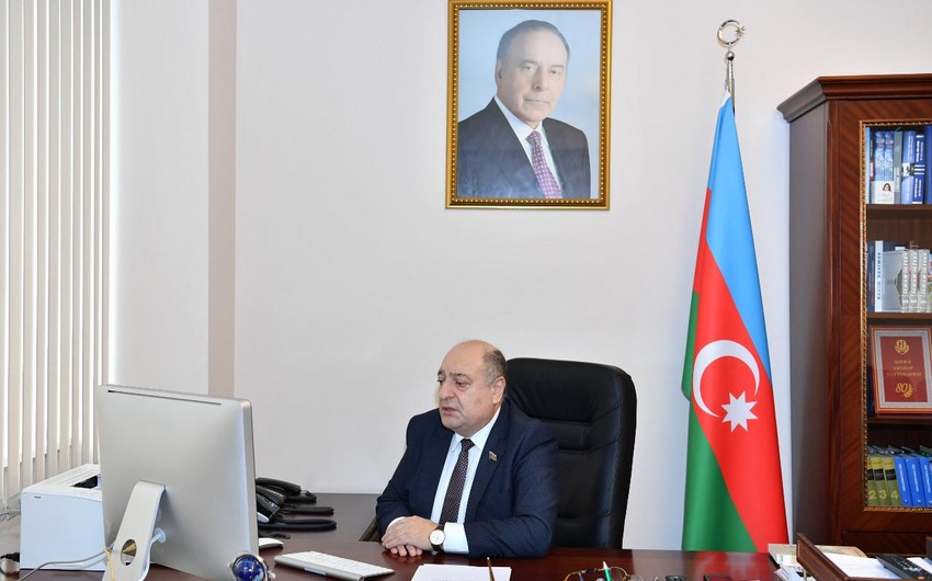 Deputat: Azərbaycanda 600 min nəfər qeyri-rəsmi çalışan işçi var
