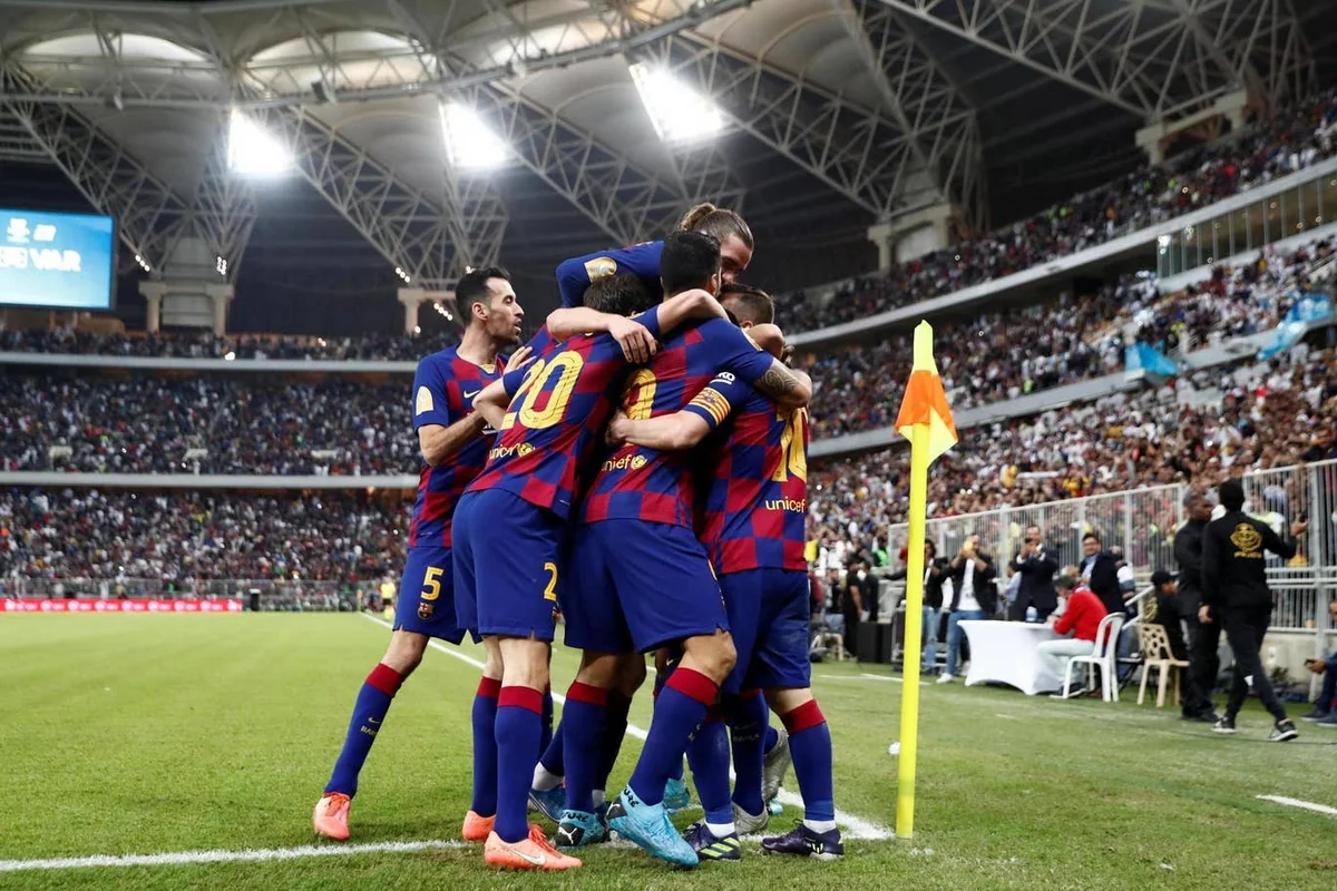 Два человека из клуба Барселона заразились коронавирусом