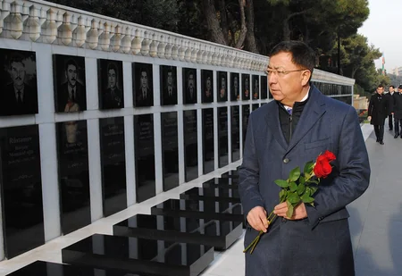 Fuad Muradov Qazaxıstan Xalqı Assambleyası sədrinin müavini ilə görüşüb