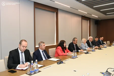 Ceyhun Bayramov Türkiyə parlamentinin komissiya sədri ilə görüşüb