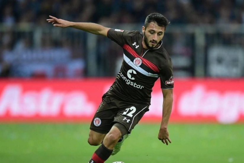 Almaniya klubu türkiyəli futbolçunu Barış pınarına dəstək verdiyinə görə heyətdən kənarlaşdırıb