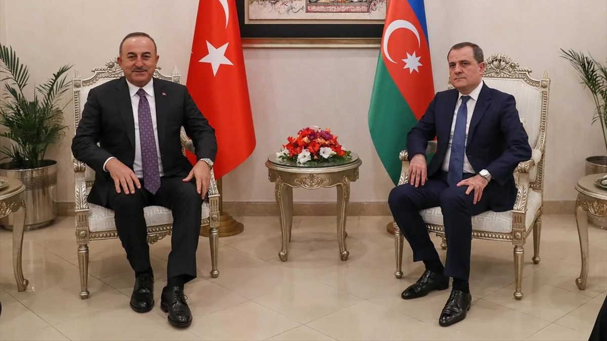 Azərbaycan və Türkiyə XİN başçıları telefonla danışıb