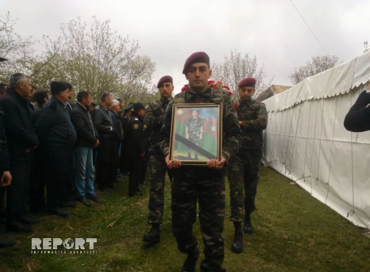 Azərbaycan Ordusunun şəhid olan hərbçiləri dəfn olunur - FOTO - VİDEO - YENİLƏNİB