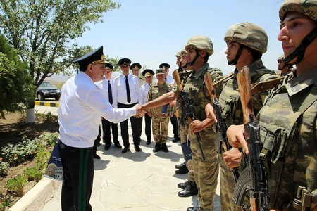 Azerbaijan's prosecutor general meets servicemen in Nakhchivan