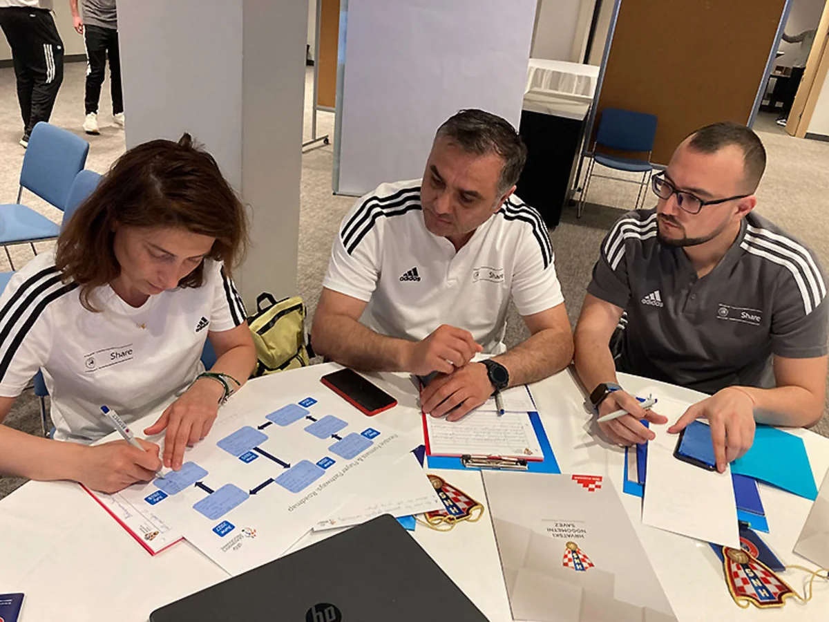 AFFA rəsmisi: UEFA seminarlarının müsbət tərəfləri var