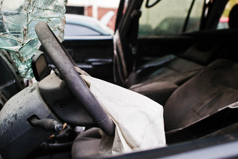 Şabranda avtomobil aşıb, xəsarət alanlar var