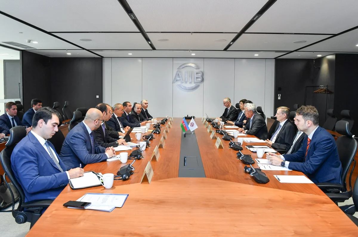 Azerbaijan, AIIB discuss directions of cooperation