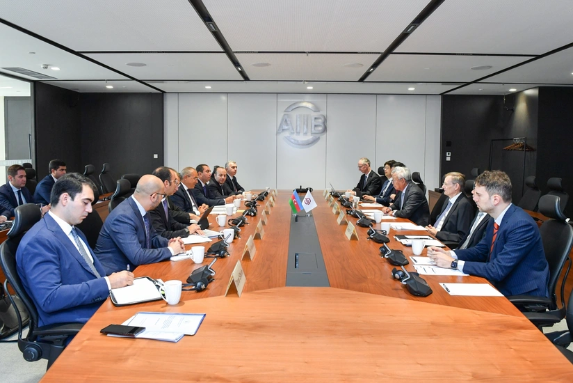 Azerbaijan, AIIB discuss directions of cooperation