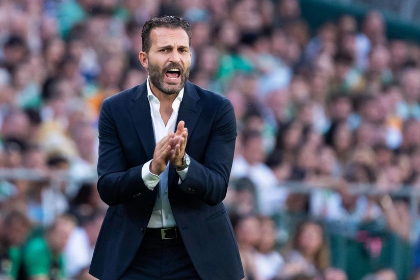 Valensiya baş məşqçisi ilə yollarını ayırıb