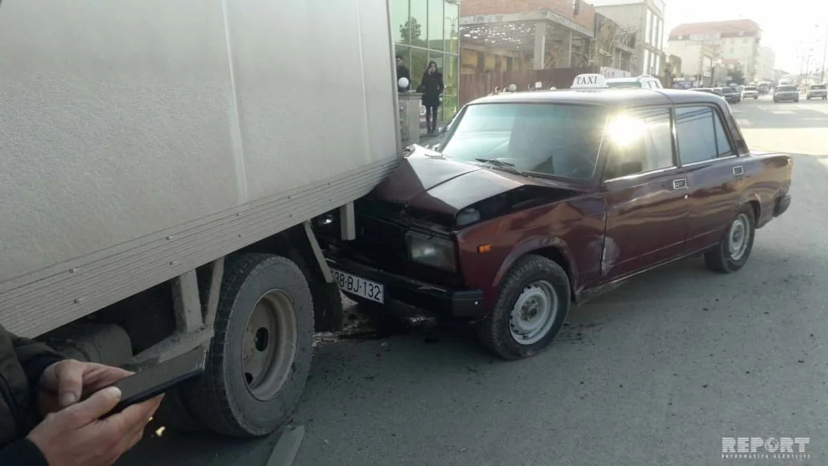 Qubada zəncirvari yol qəzası baş verib, avtomobillərə ziyan dəyib - FOTO