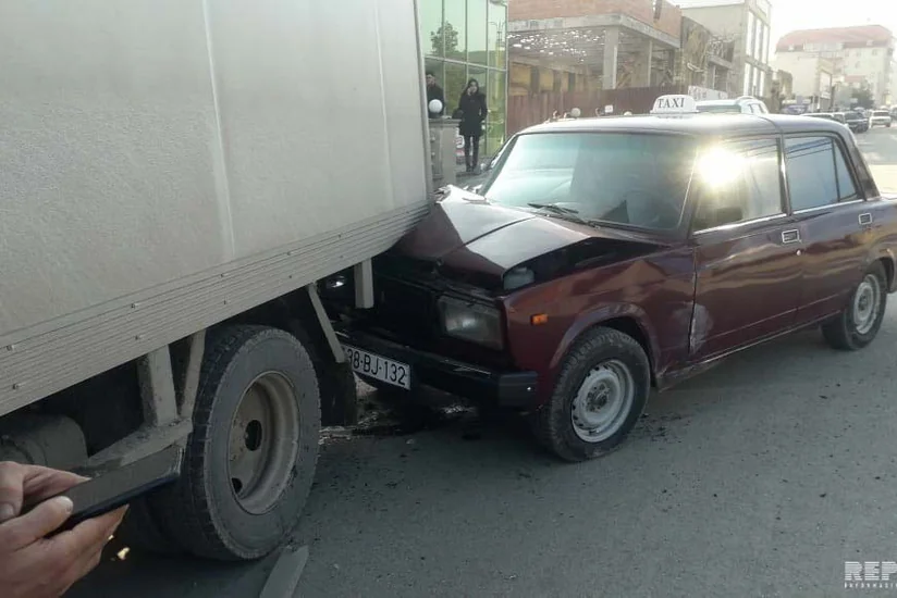 Qubada zəncirvari yol qəzası baş verib, avtomobillərə ziyan dəyib - FOTO