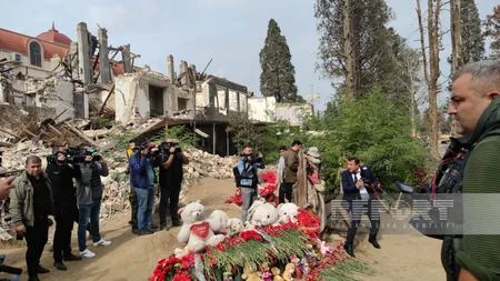 Heads of diplomatic corps accredited in Azerbaijan honor memory of Ganja rocket attack victims