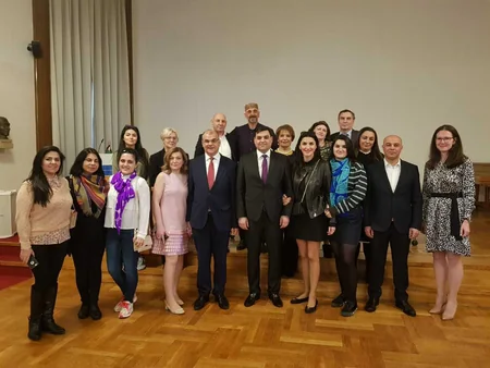 Berlində keçirilən konfransda alman alim Qafqazda erməni yalanlarına qarşı yeni faktlar açıqlayıb - FOTO