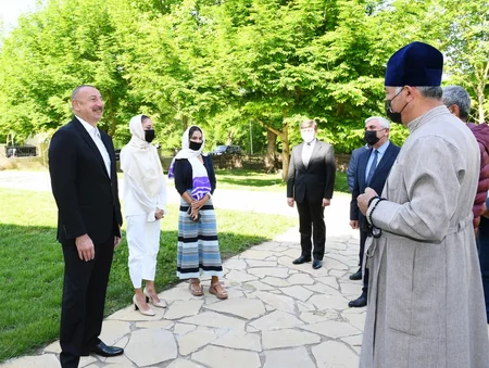Prezident İlham Əliyev Qəbələnin Nic qəsəbəsindəki Müqəddəs Məryəm Ana Alban kilsəsində olub - YENİLƏNİB