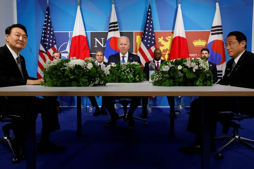 Bloomberg: Лидер Южной Кореи готов обсуждать с США и Японией расширенное сдерживание КНДР