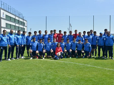 Müğənni Röya Ayxan Avropa çempionatına hazırlaşan Azərbaycan yığması ilə görüşüb