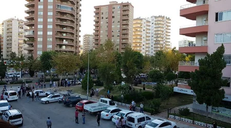В Турции совершено нападение на служебный полицейский автомобиль, пострадали 12 человек