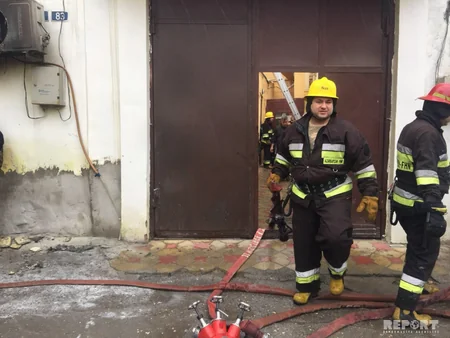 Bakıda evdə yanğın olub, ölən var - FOTO - VİDEO - YENİLƏNİB
