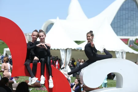 Heydər Əliyev Mərkəzinin parkında Uşaq festivalı keçirilib