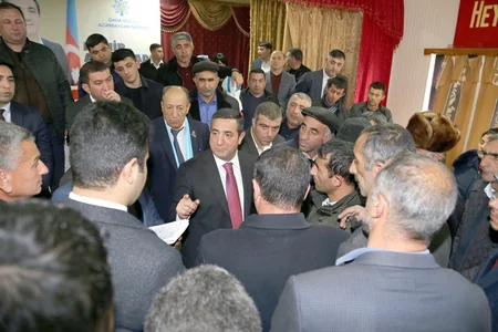 Laçından olan namizəd fəal seçki kampaniyası ilə diqqət çəkdi