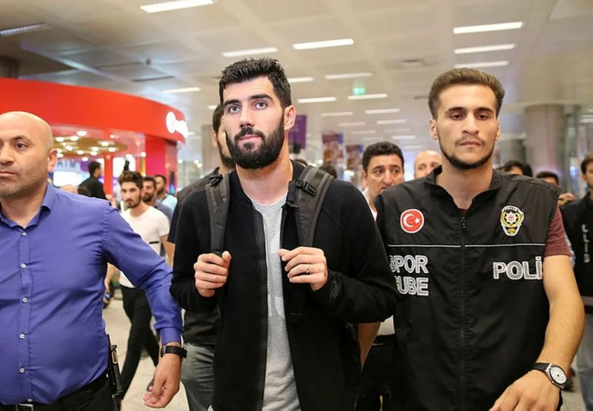 “Fənərbağça” “Zenit”in futbolçusunu heyətinə qatıb