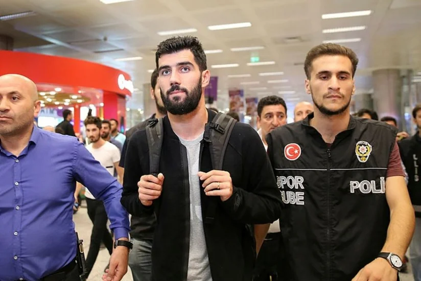 “Fənərbağça” “Zenit”in futbolçusunu heyətinə qatıb
