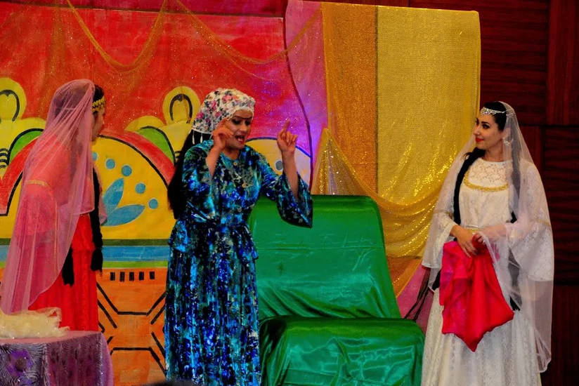 Qusar teatrının aktyorları “Arşın mal alan” operettasını nümayiş etdiriblər