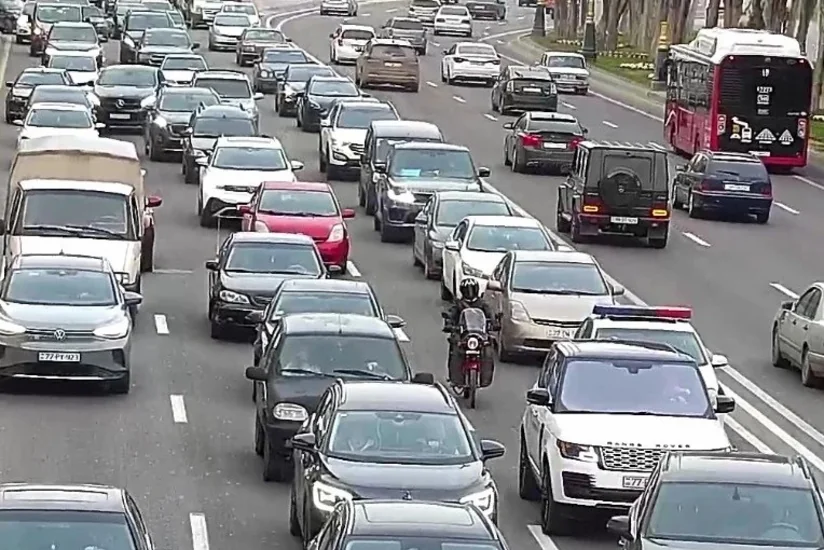 Bakıda tıxac yaranan yolların adları açıqlanıb