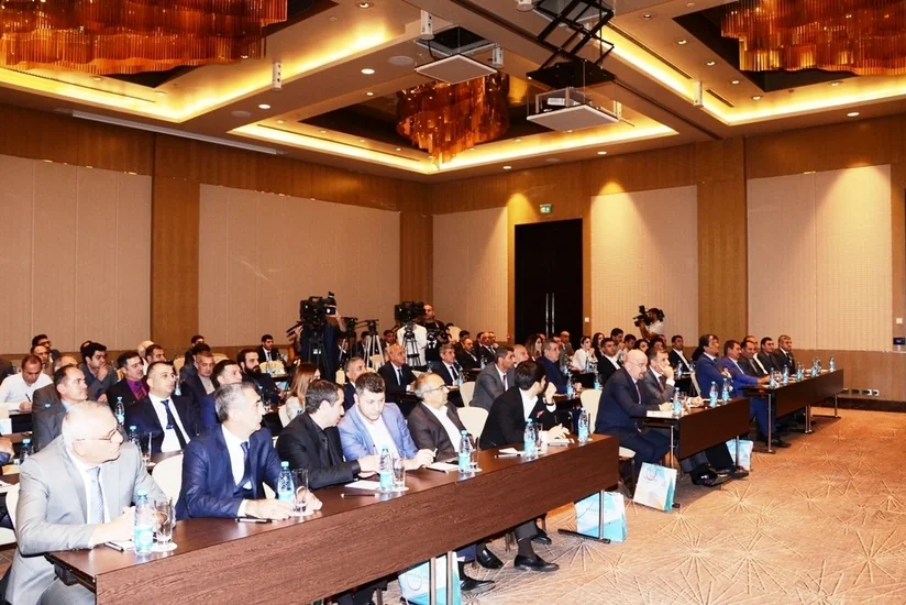 Bakıya 458 yeni lift gətirilib