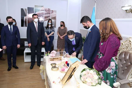 Azərbaycanlı gənc pakistanlı qızla evləndi