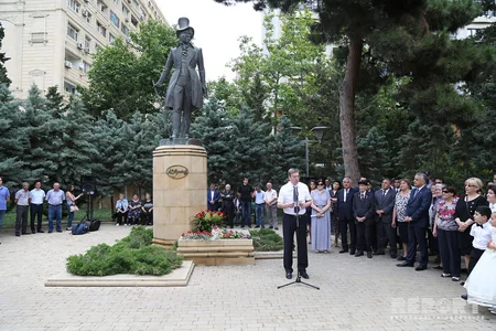 Doroxin: Rus şairi Aleksandr Puşkinin Bakıdakı abidəsi Azərbaycan-Rusiya dostluğunun simvoludur - FOTO