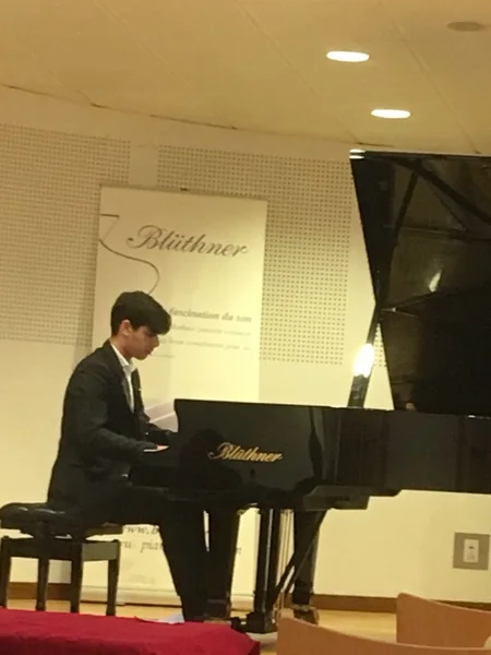 İsveçrədə Beynəlxalq Pianoçular Müsabiqəsi keçirilib