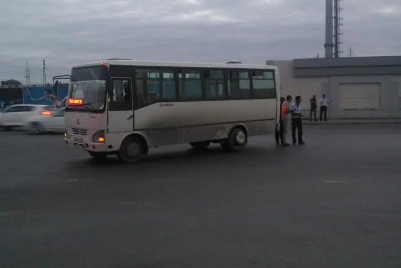 Bakı Beynəlxalq Avtovağzalının girişində yol qəzası baş verib
