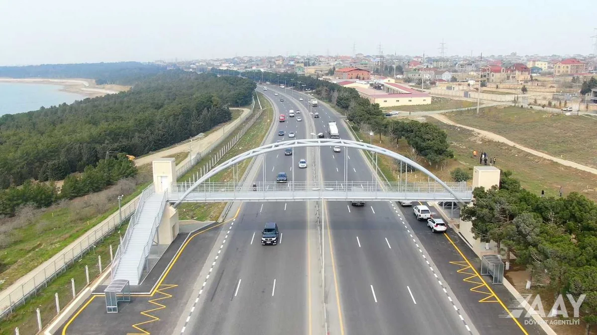 Azərbaycanda daha iki yerüstü piyada keçidi istifadəyə verilib