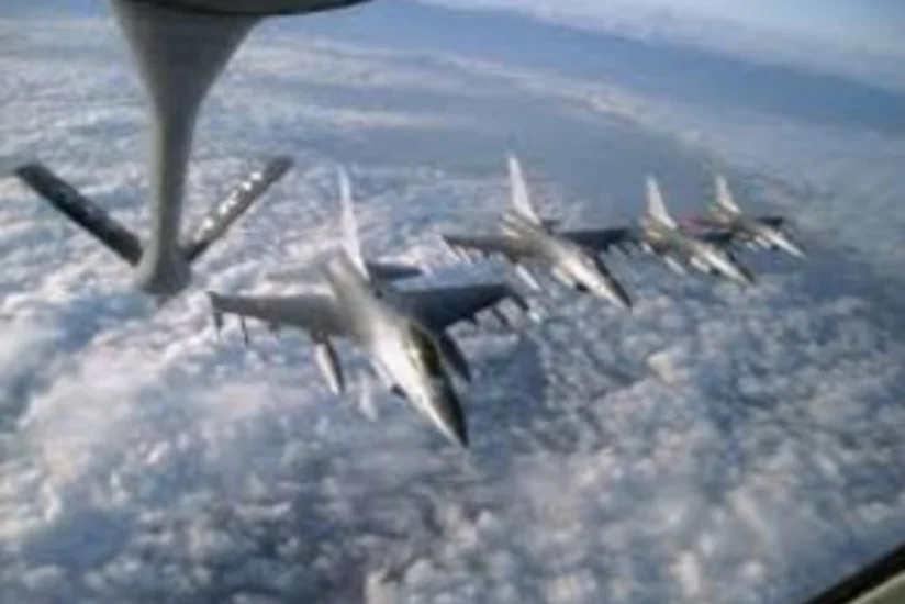 Международная коалиция по борьбе с террористической группировкой Исламское государство нанесла около 30 авиаударов по ИГ в Сирии и Ираке