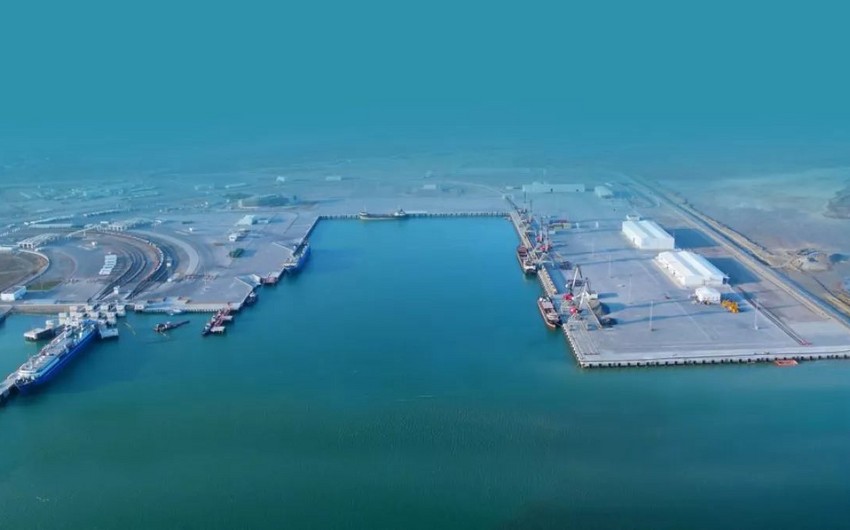 Azerbaijan closes all ports due to severe weather