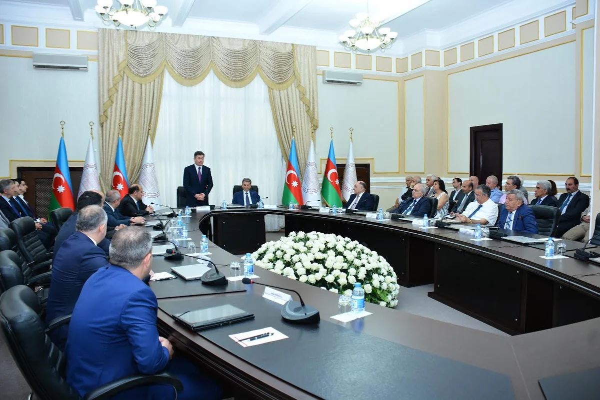 Azərbaycanda paytaxtla rəqabət apara biləcək şəhərlərin inkişaf etdirilməsi təklif olunur