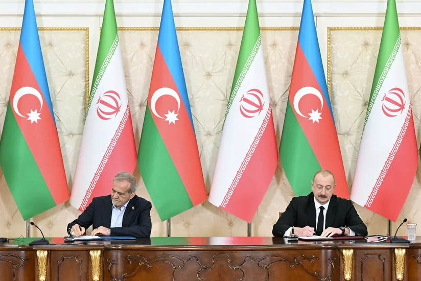 Азербайджан и Иран обменялись подписанными документами