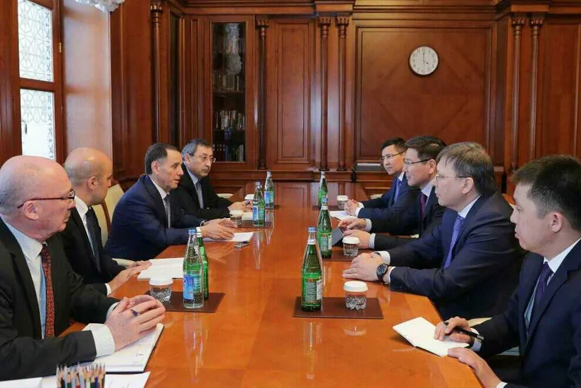 Состоялся рабочий визит министра цифрового развития Казахстана в Азербайджан