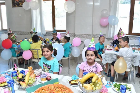 Heydər Əliyev Fondu uşaq evlərinin sakinləri və ahıllar üçün əyləncə proqramı təşkil edib